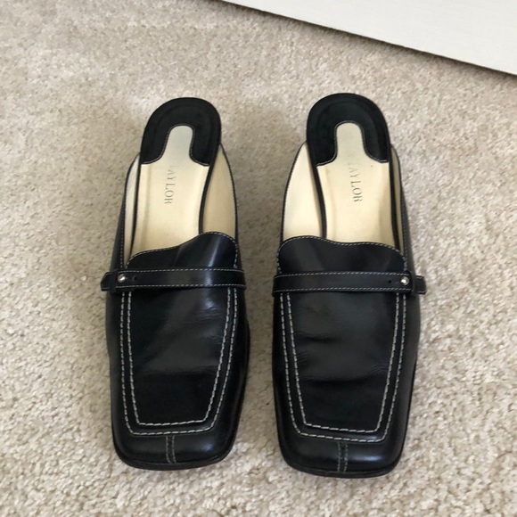 Ann Taylor Heels Slides - Picture 2 of 4